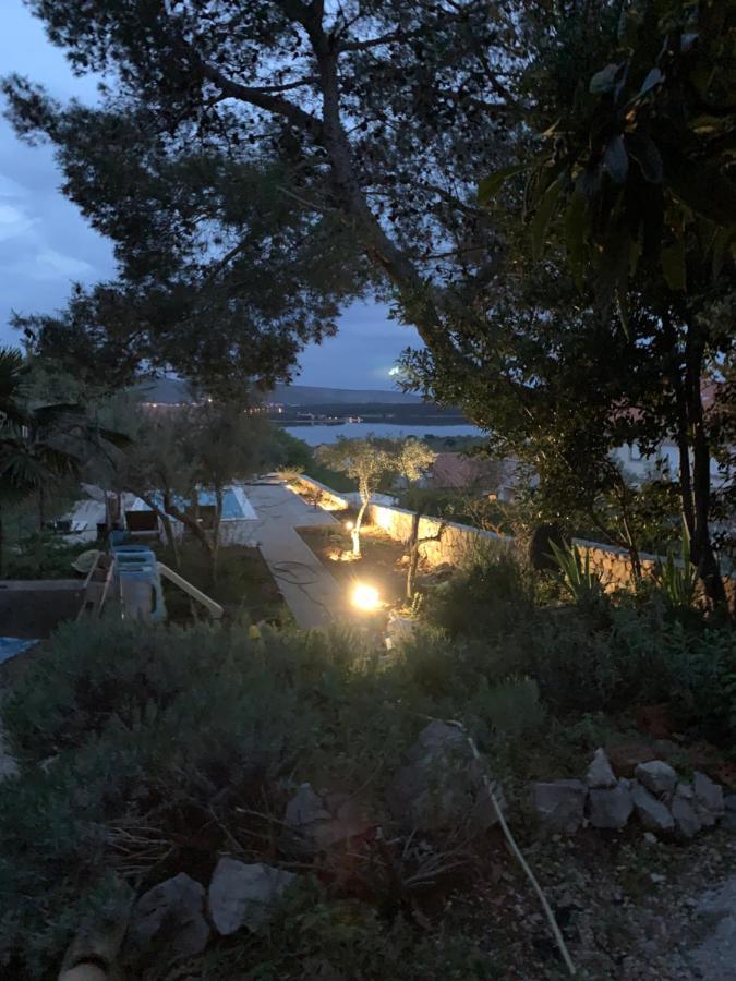 Lili Apartments, Sv Dunata 18 Корнич Экстерьер фото