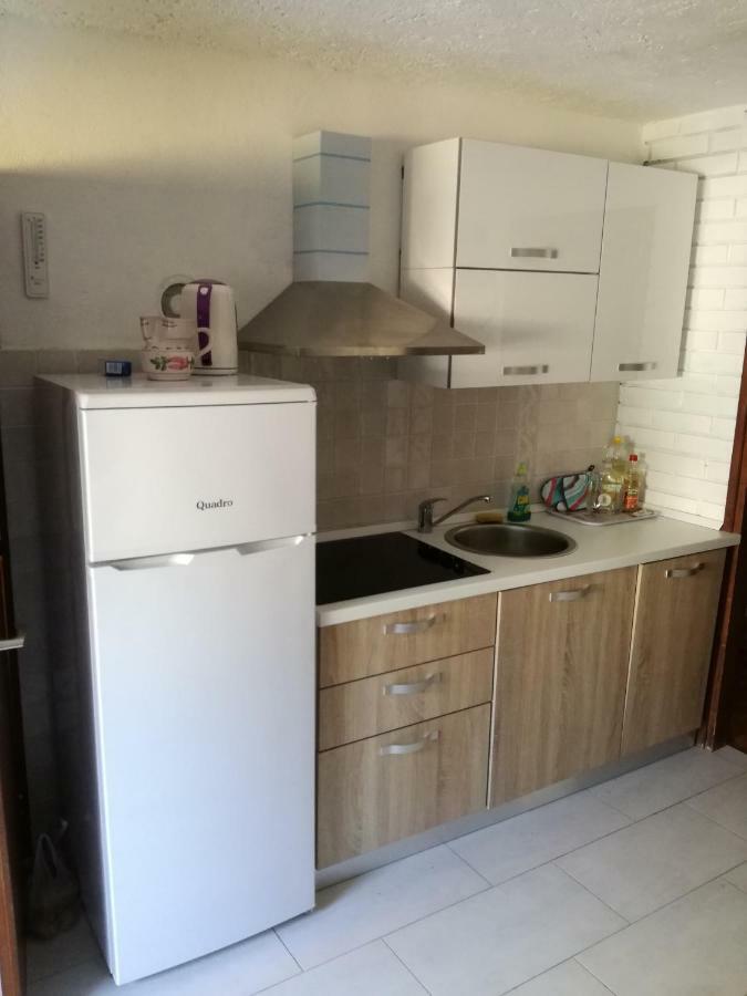 Lili Apartments, Sv Dunata 18 Корнич Экстерьер фото